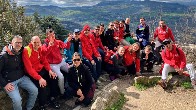 Alcuni esponenti del gruppo di Esplora che si cimenteranno nel Cammino di Santiago Alcuni esponenti del gruppo di Esplora che si cimenteranno nel Cammino di Santiago