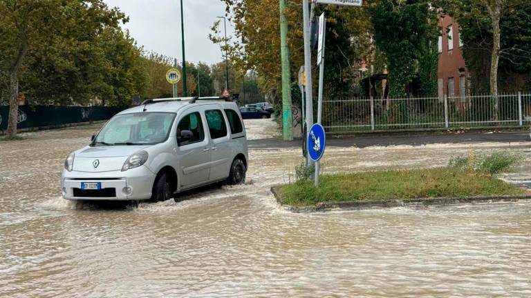 Cesenatico, i Vigili del Fuoco salvano una donna disabile bloccata in uno stabilimento balneare VIDEO GALLERY Cesenatico, i Vigili del Fuoco salvano una donna disabile bloccata in uno stabilimento balneare VIDEO GALLERY