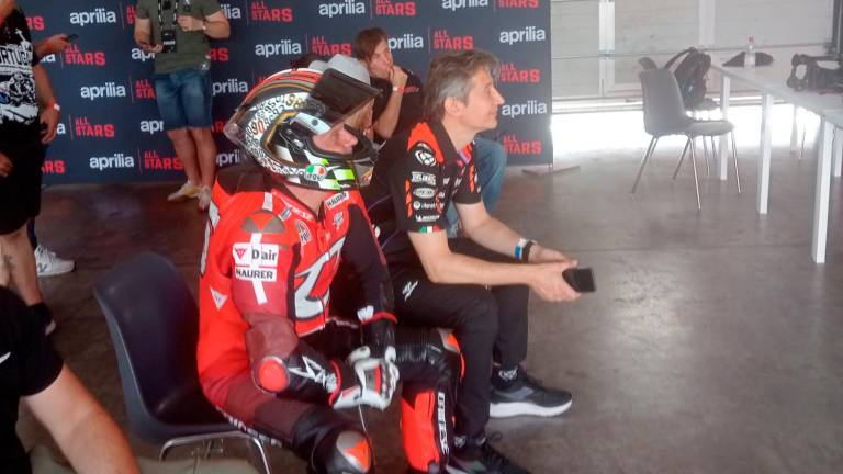 Loris Capirossi a Massimo Rivola alla recente festa Aprilia di Misano Loris Capirossi a Massimo Rivola alla recente festa Aprilia di Misano