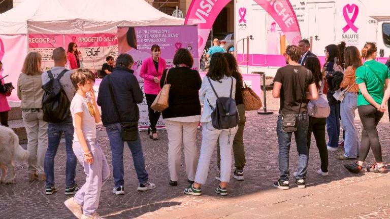 Imola, esami gratuiti in piazza contro il tumore al seno Imola, esami gratuiti in piazza contro il tumore al seno