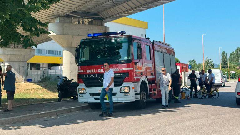 L’intervento dei vigili del fuoco all’Orogel 2 L’intervento dei vigili del fuoco all’Orogel 2