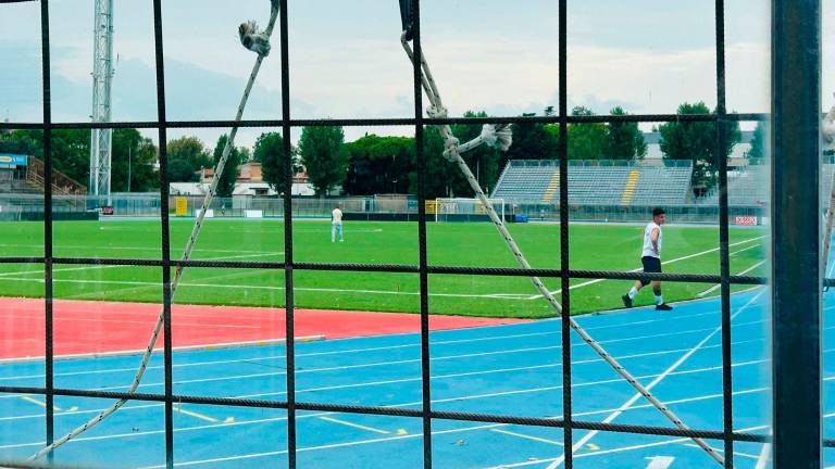 Deserto il campo di gioco del Romeo Neri: è saltato l’allenamento in programma alle 17.30 Deserto il campo di gioco del Romeo Neri: è saltato l’allenamento in programma alle 17.30