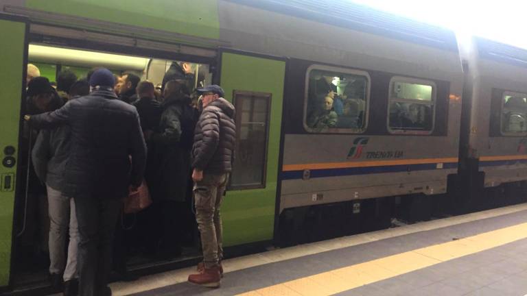 Ferrovie. Lavori fra Bologna, Ravenna e Rimini: sospensioni, modifiche alla circolazione e agli orari e uso di autobus Ferrovie. Lavori fra Bologna, Ravenna e Rimini: sospensioni, modifiche alla circolazione e agli orari e uso di autobus