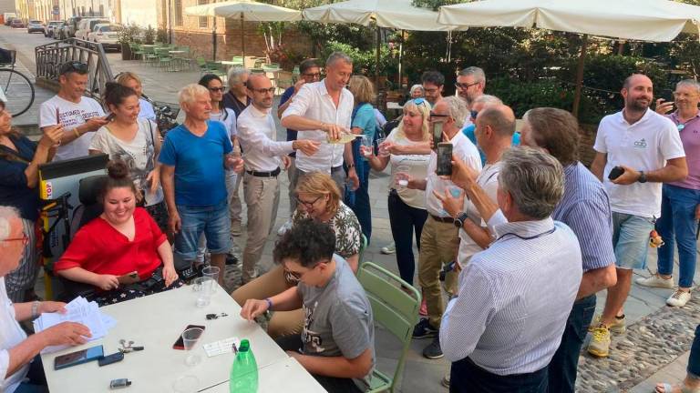 Elezioni comunali Cervia, vantaggio di Missiroli incolmabile, festa per l’ex calciatore di “Campioni” Elezioni comunali Cervia, vantaggio di Missiroli incolmabile, festa per l’ex calciatore di “Campioni”