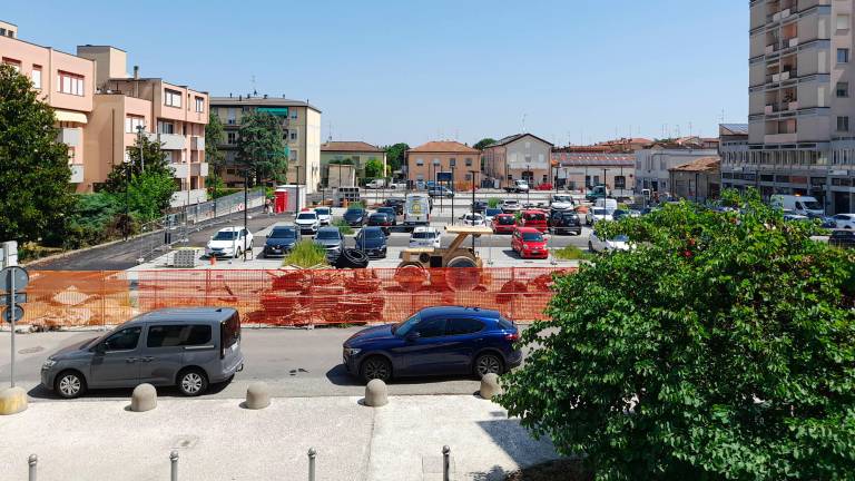 Lugo, piazza XIII Giugno: lavori verso la conclusione, già disponibili gran parte dei parcheggi Lugo, piazza XIII Giugno: lavori verso la conclusione, già disponibili gran parte dei parcheggi