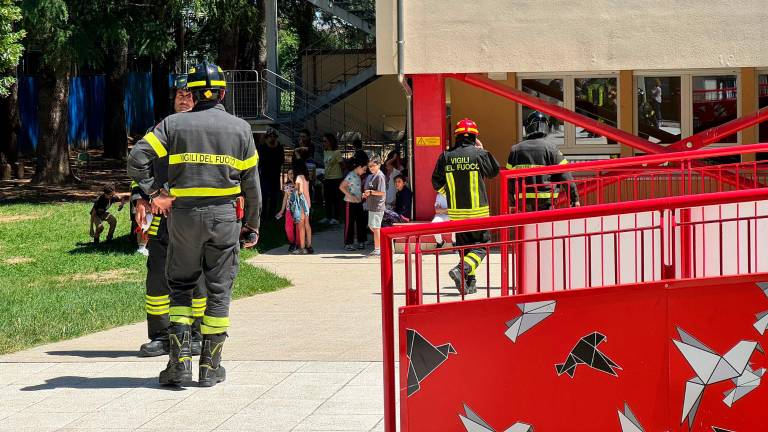 Vapori “ignoti” e malori: evacuata una scuola elementare a Cesena GALLERY Vapori “ignoti” e malori: evacuata una scuola elementare a Cesena GALLERY