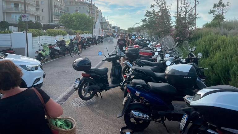 Al mare in scooter a Rimini: ecco i parcheggi in viale Cirene e all’ex colonia Murri Al mare in scooter a Rimini: ecco i parcheggi in viale Cirene e all’ex colonia Murri
