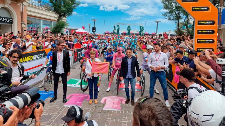 Giro d’Italia: Riccione-Cento, vince Milan allo sprint, il sogno della fuga di Tarozzi si spegne a Sant’Antonio VIDEO GALLERY Giro d’Italia: Riccione-Cento, vince Milan allo sprint, il sogno della fuga di Tarozzi si spegne a Sant’Antonio VIDEO GALLERY