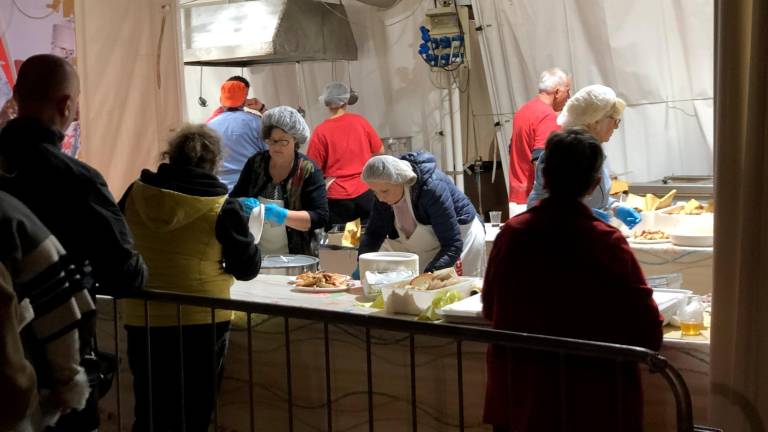 Cesenatico, “il pesce fa festa 2023”: partenza col botto VIDEO GALLERY Cesenatico, “il pesce fa festa 2023”: partenza col botto VIDEO GALLERY