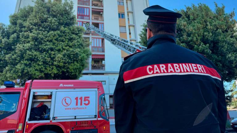 Maxi soccorso a Cesena per un incendio al quarto piano di una delle torri di via Viareggio VIDEOGALLERY Maxi soccorso a Cesena per un incendio al quarto piano di una delle torri di via Viareggio VIDEOGALLERY