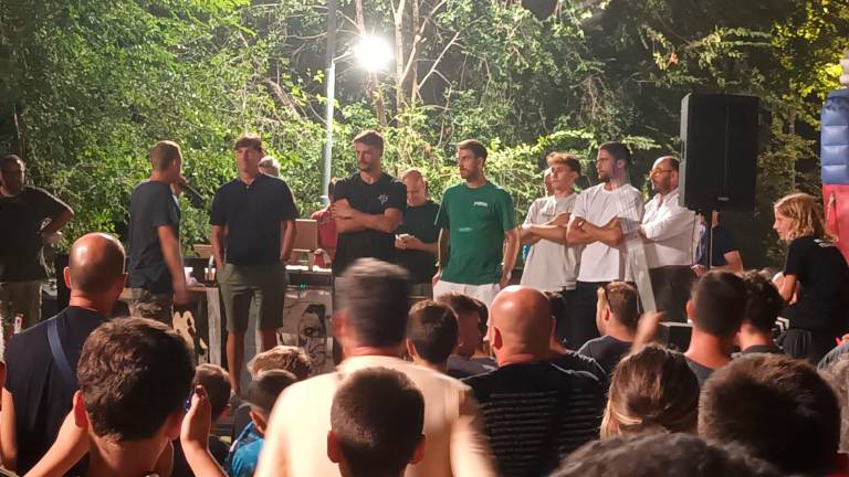 Il Cesena alla festa degli ultras e Berti fa il pieno di applausi VIDEO Il Cesena alla festa degli ultras e Berti fa il pieno di applausi VIDEO