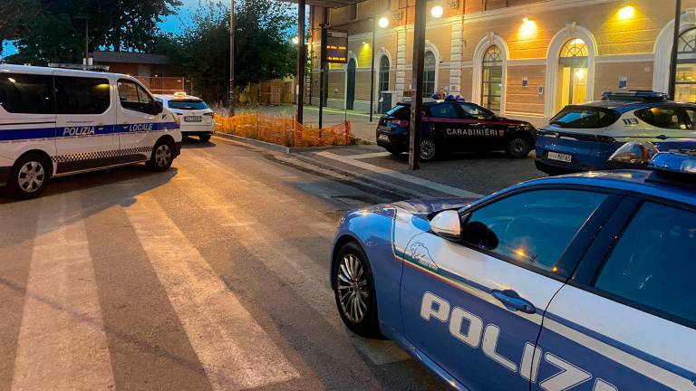 L’intervento in stazione di carabinieri, Polizia di Stato e Polizia locale, sabato sera L’intervento in stazione di carabinieri, Polizia di Stato e Polizia locale, sabato sera
