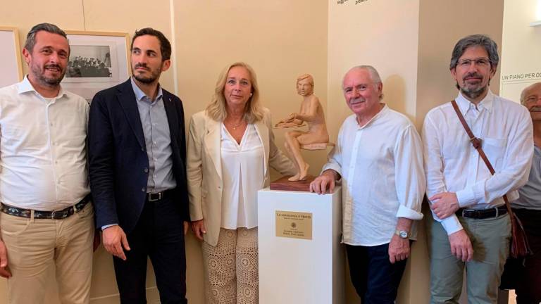 Una nuova statua di Leonardo Lucchi all’ingresso della Biblioteca Malatestiana di Cesena Una nuova statua di Leonardo Lucchi all’ingresso della Biblioteca Malatestiana di Cesena