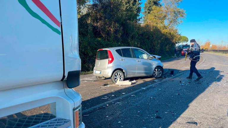 Incidente a Capocolle: traffico in tilt fino a mezzogiorno tra Cesena e Forlimpopoli sulla via Emilia VIDEO GALLERY Incidente a Capocolle: traffico in tilt fino a mezzogiorno tra Cesena e Forlimpopoli sulla via Emilia VIDEO GALLERY