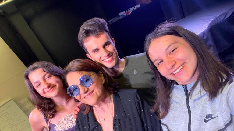 Liscio, i giovani talenti pronti a scendere in pista dopo il corso con Roberta Cappelletti Liscio, i giovani talenti pronti a scendere in pista dopo il corso con Roberta Cappelletti