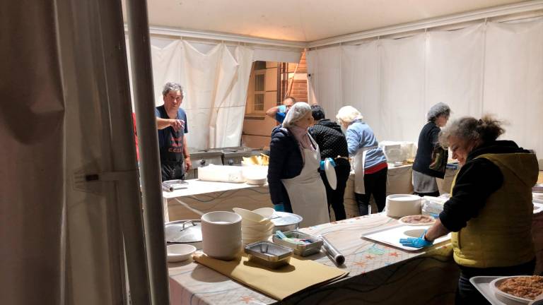 Cesenatico, “il pesce fa festa 2023”: partenza col botto VIDEO GALLERY Cesenatico, “il pesce fa festa 2023”: partenza col botto VIDEO GALLERY