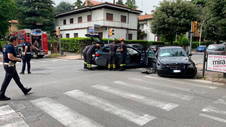 Cesena, incidente in via Curiel, in due all’ospedale VIDEO Cesena, incidente in via Curiel, in due all’ospedale VIDEO