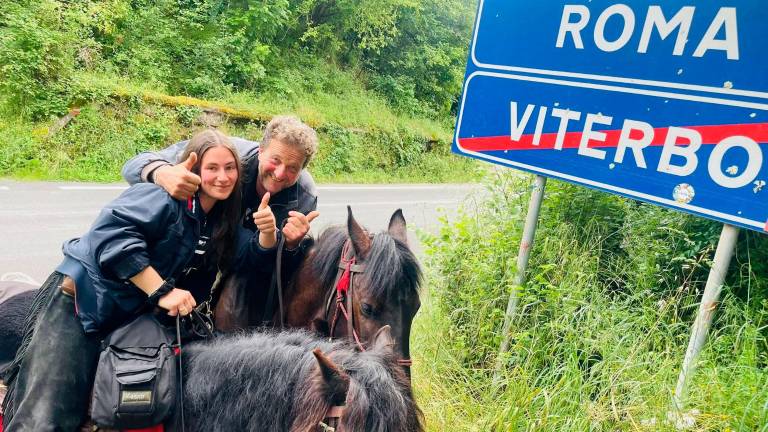 Da Alfero a Roma, in pellegrinaggio a cavallo lungo il Tevere Da Alfero a Roma, in pellegrinaggio a cavallo lungo il Tevere