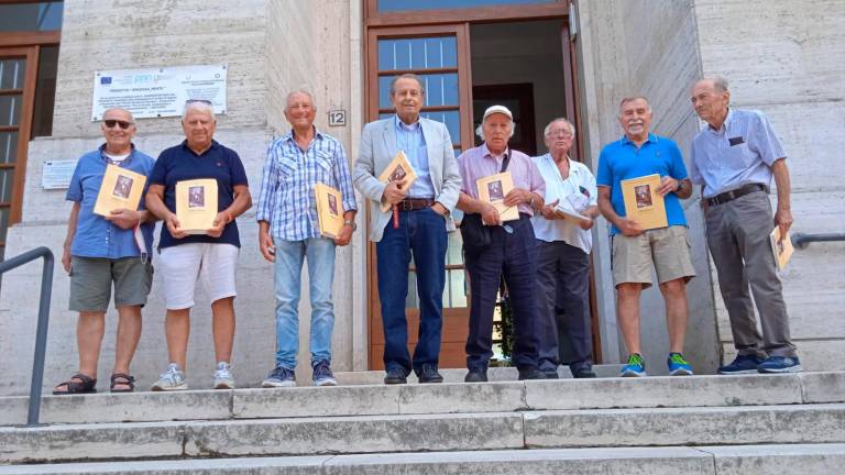 Forlì, un ritrovo da record: i ragazzi della quinta A di nuovo insieme a 60 anni dal diploma Forlì, un ritrovo da record: i ragazzi della quinta A di nuovo insieme a 60 anni dal diploma