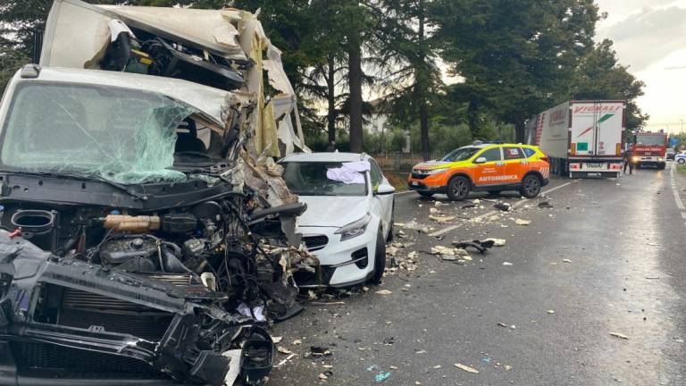 Cesena, incidente con due feriti gravi e via Emilia chiusa al traffico 4 ore Cesena, incidente con due feriti gravi e via Emilia chiusa al traffico 4 ore