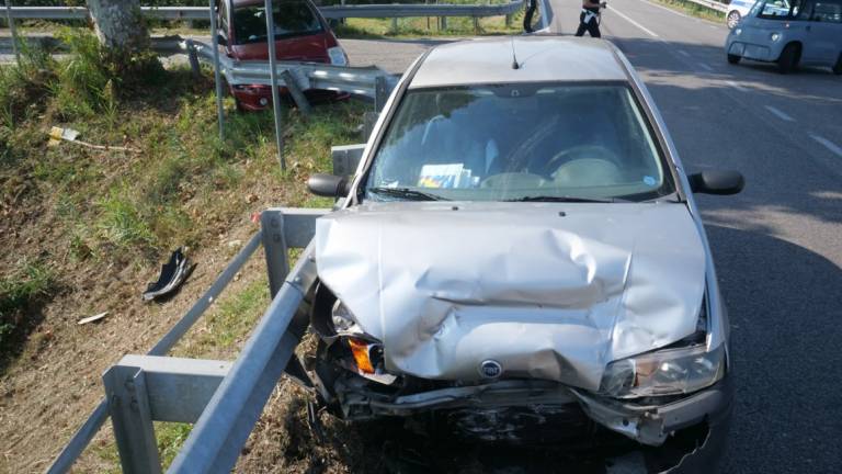 Russi, ennesimo incidente all'incrocio della San Vitale: 31enne in elicottero in ospedale Russi, ennesimo incidente all'incrocio della San Vitale: 31enne in elicottero in ospedale