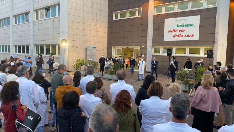 Bonaccini in visita in ospedale Cesena: il racconto dell'emergenza Bonaccini in visita in ospedale Cesena: il racconto dell'emergenza