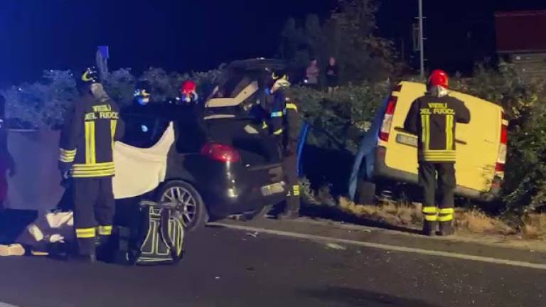 Muore 27enne ravennate in uno schianto sulla statale Adriatica a Cesenatico - VIDEO Muore 27enne ravennate in uno schianto sulla statale Adriatica a Cesenatico - VIDEO