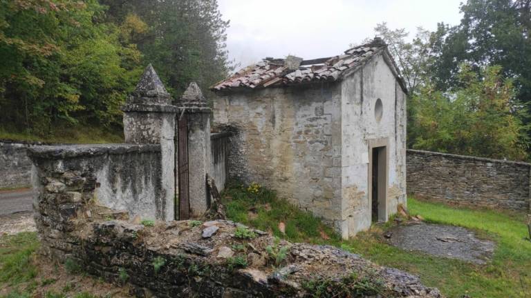 Poggio alla Lastra, via ai lavori all'antico cimitero Poggio alla Lastra, via ai lavori all'antico cimitero