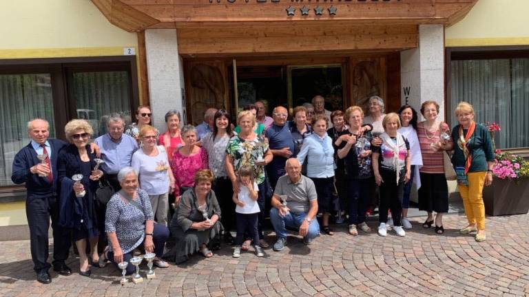 Riccione, la sindaca Tosi in visita ai nonni Riccione, la sindaca Tosi in visita ai nonni