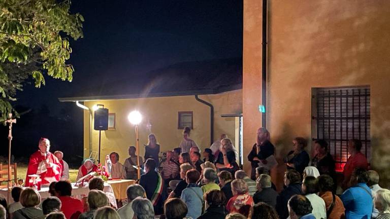 Cesenatico, in tanti per la nuova celletta della Madonna Cesenatico, in tanti per la nuova celletta della Madonna