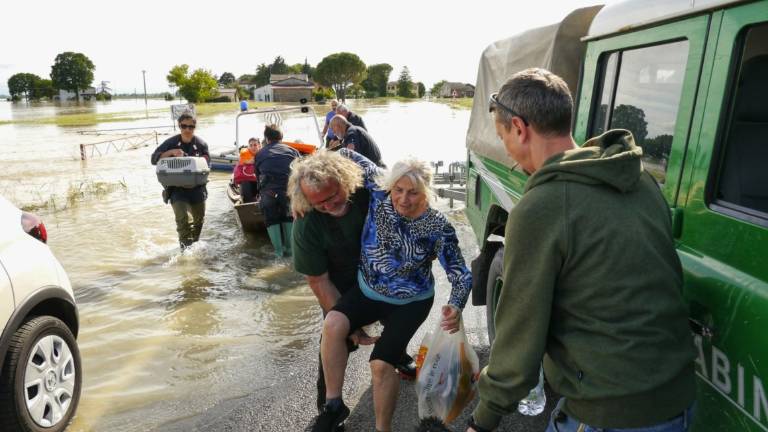 Volontari a Ravenna per l'alluvione: come mettersi in contatto con il Comune Volontari a Ravenna per l'alluvione: come mettersi in contatto con il Comune