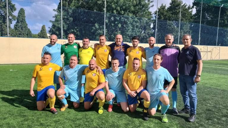 Calcio a 5, la Polizia di Faenza supera i colleghi di Malta grazie... al Var con una foto Calcio a 5, la Polizia di Faenza supera i colleghi di Malta grazie... al Var con una foto