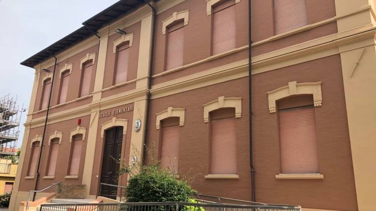 Scuola Riccione Paese, sopralluogo delle assessore Ermeti e Battarra Scuola Riccione Paese, sopralluogo delle assessore Ermeti e Battarra