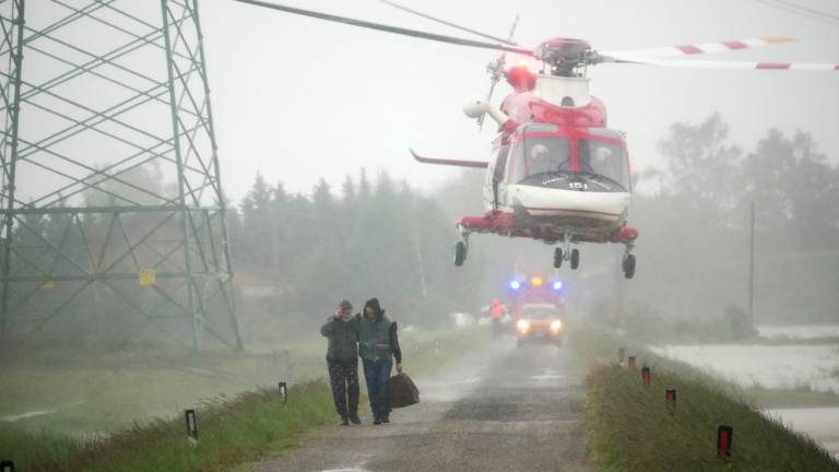Maltempo, frane ed esondazioni nel Faentino e nell'Imolese. Tracima il Sillaro, famiglie evacuate a Conselice VIDEO GALLERY Maltempo, frane ed esondazioni nel Faentino e nell'Imolese. Tracima il Sillaro, famiglie evacuate a Conselice VIDEO GALLERY