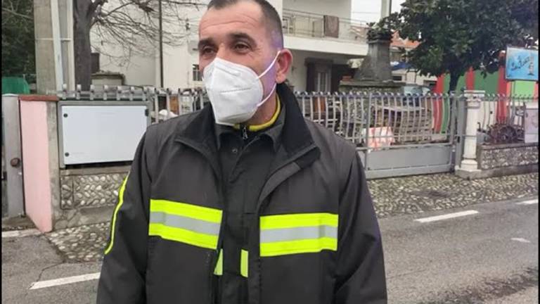 Cesena, salvate dalle fiamme un'anziana e due bambini Cesena, salvate dalle fiamme un'anziana e due bambini
