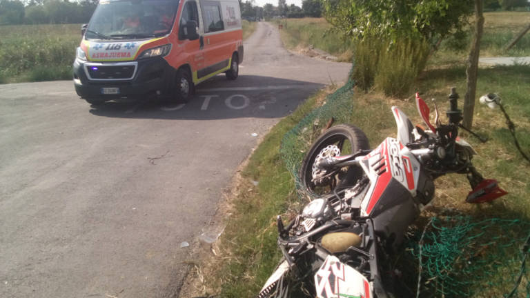Bagnara, incidente: schianto all'incrocio, gravi due minorenni portati al Bufalini in elisoccorso Bagnara, incidente: schianto all'incrocio, gravi due minorenni portati al Bufalini in elisoccorso