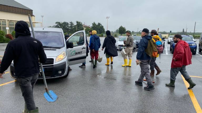 Volontari a Cesena per l'alluvione: punto di raccolta in Fiera, il telefono da chiamare Volontari a Cesena per l'alluvione: punto di raccolta in Fiera, il telefono da chiamare