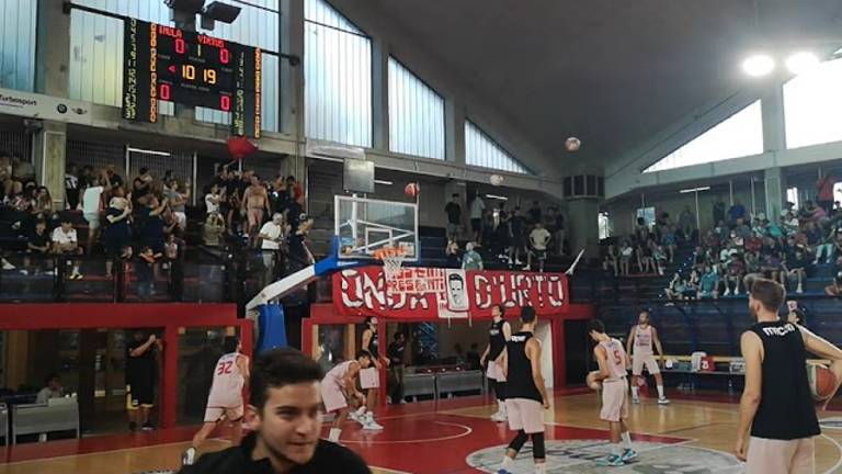 Basket B Supercoppa, che spettacolo del tifo nel derby Andrea Costa-Virtus Spes Vis / VIDEO Basket B Supercoppa, che spettacolo del tifo nel derby Andrea Costa-Virtus Spes Vis / VIDEO