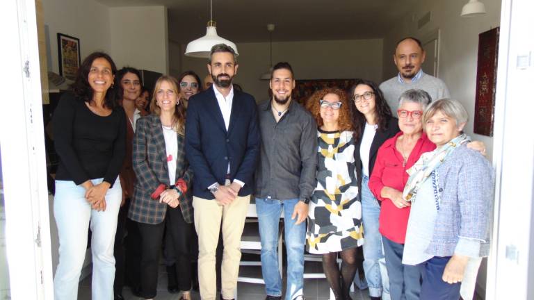 Tutto sotto controllo con due telecomandi: è la casa di un atleta paralimpico a Mercato Saraceno Tutto sotto controllo con due telecomandi: è la casa di un atleta paralimpico a Mercato Saraceno