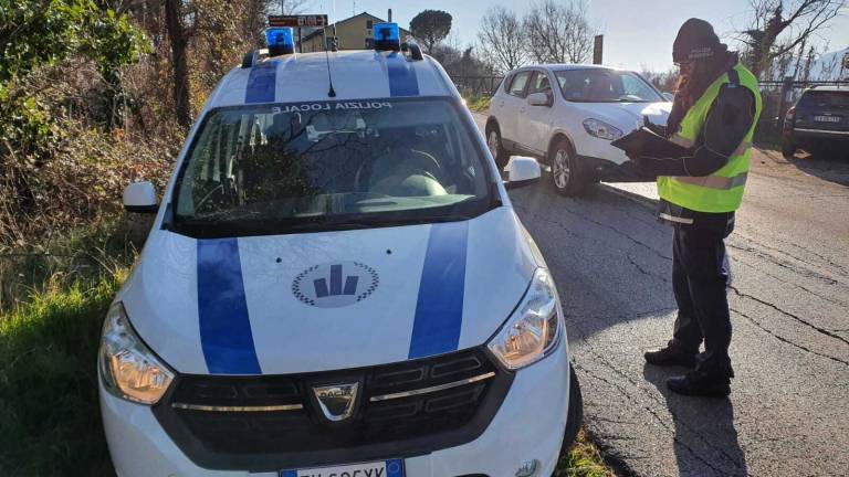 Montecolombo. Auto investe mamma e figlia. Arriva l'elisoccorso Montecolombo. Auto investe mamma e figlia. Arriva l'elisoccorso