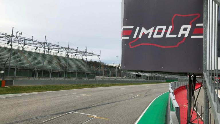 F1, Bonaccini ufficializza: Gp di Imola 2021 ancora a porte chiuse F1, Bonaccini ufficializza: Gp di Imola 2021 ancora a porte chiuse