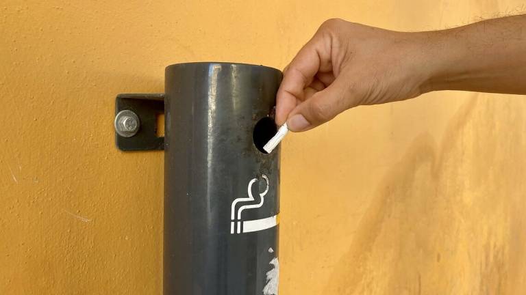 Cesena dice basta alle sigarette a terra: contenitori in comodato gratuito per bar, ristoranti e alimentari Cesena dice basta alle sigarette a terra: contenitori in comodato gratuito per bar, ristoranti e alimentari