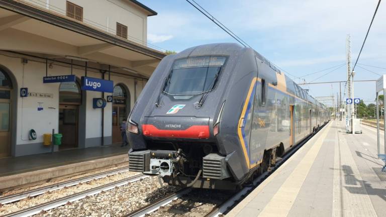 Lugo, allarme in stazione: Giochi pericolosi sui binari Lugo, allarme in stazione: Giochi pericolosi sui binari