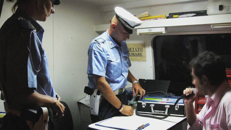 Rimini, alcol alla guida: più controlli e multe Rimini, alcol alla guida: più controlli e multe