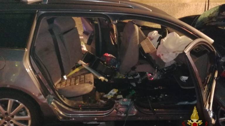 Incidente mortale in A14 a Cesena, i due morti erano nudi in auto Incidente mortale in A14 a Cesena, i due morti erano nudi in auto