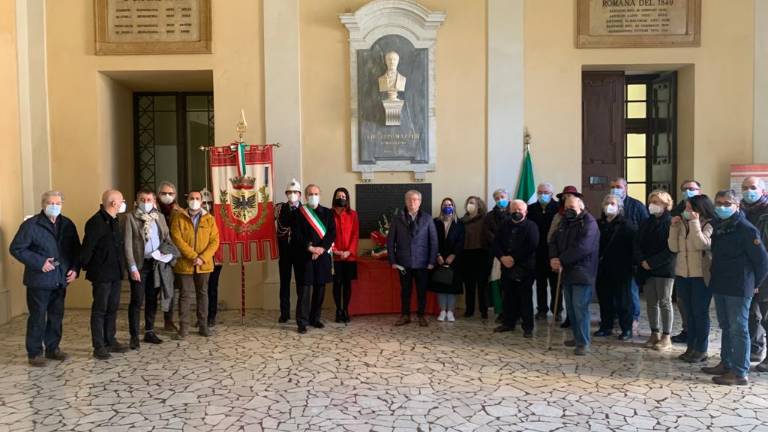 L'omaggio di Forlì alla memoria di Giuseppe Mazzini L'omaggio di Forlì alla memoria di Giuseppe Mazzini