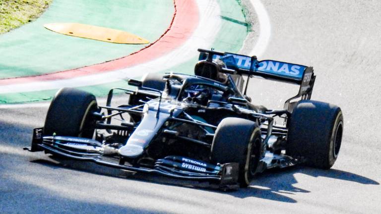 Formula 1, Lewis Hamilton trionfa a Imola Formula 1, Lewis Hamilton trionfa a Imola