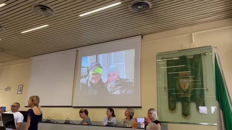 Riccione, Romagna mia per l'ultimo saluto ad Attilio Cenni VIDEO Riccione, Romagna mia per l'ultimo saluto ad Attilio Cenni VIDEO