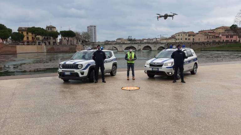 Coronavirus, in volo il primo drone di Rimini Coronavirus, in volo il primo drone di Rimini