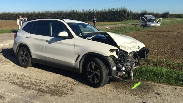 Incidente tra un suv e uno scuolabus a Lugo, tre bambini all'ospedale Incidente tra un suv e uno scuolabus a Lugo, tre bambini all'ospedale
